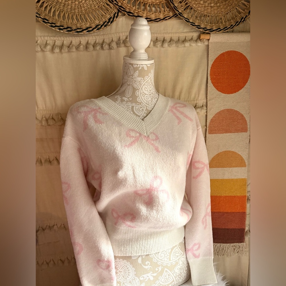 Elegant Pink Bow V-Neck Sweater